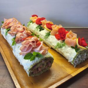 suitsusingiga võileivatordi rull ja kalaga võileivatordi rull